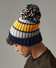 Knusse gestreepte beanie