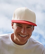 Contrast flat peak 6-panel cap