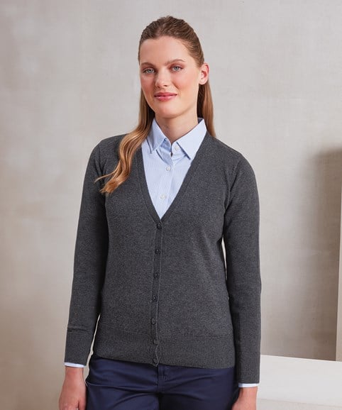 Women's button-through knitted cardigan