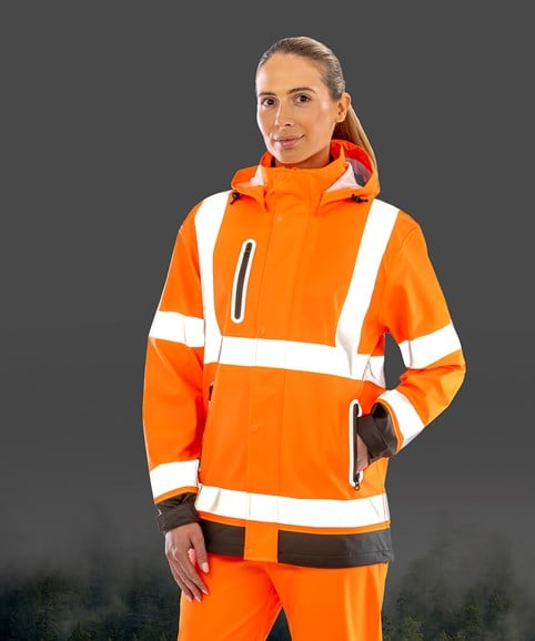 Veste prismatique, résistante, sûre et sèche, avec dos en tissu recyclé.