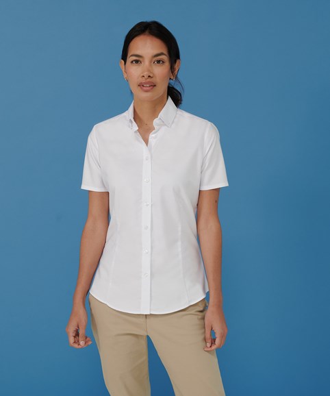 Chemise Oxford moderne à manches courtes femme